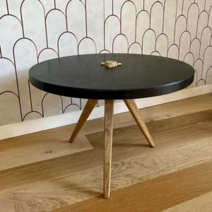 Petite table en marbre recyclé pour maison écologique